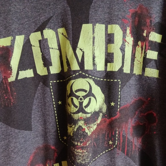 Zombie Hunter T-shirt Sz XL Dark Gray Skull Scary Short Sleeve Lime Green Letter - Picture 8 of 12
